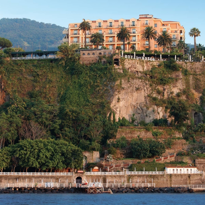 Posizionedellhotelapiccosulmare